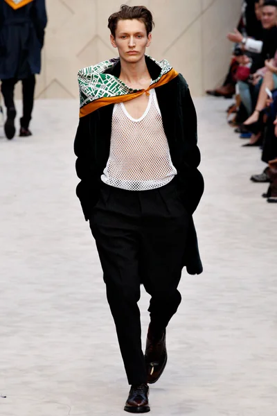 Look 8